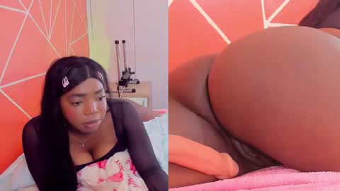Snapshot of zoeethompson_cm chatting on 01/06/25, 10:15 online show from 01/06/25, 10:15