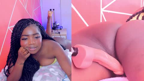 Snapshot of zoeethompson_cm chatting on 02/26/25, 01:00 online show from 02/26/25, 01:00