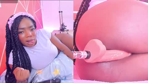 Snapshot of zoeethompson_cm chatting on 03/06/25, 02:18 online show from 03/06/25, 02:18