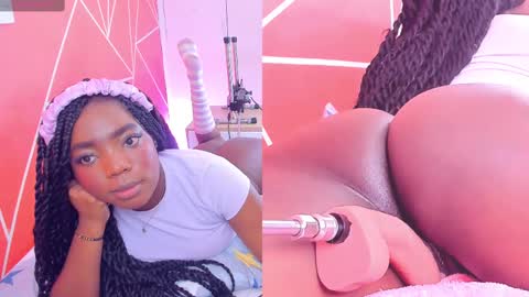 Snapshot of zoeethompson_cm chatting on 03/06/25, 05:22 online show from 03/06/25, 05:22