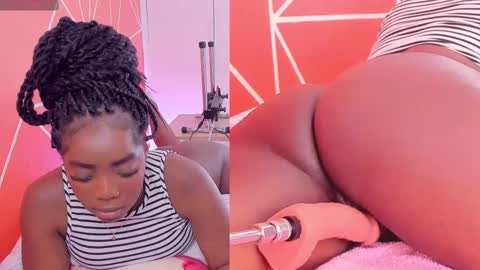 Snapshot of zoeethompson_cm chatting on 03/11/25, 05:24 online show from 03/11/25, 05:24