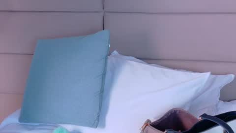 Snapshot of zoehangel chatting on 07/02/26, 11:05 Zoe online show from 07/02/26, 11:05