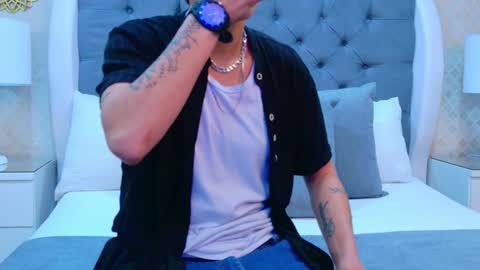 Zoe Krug online show from 11/01/25, 12:07