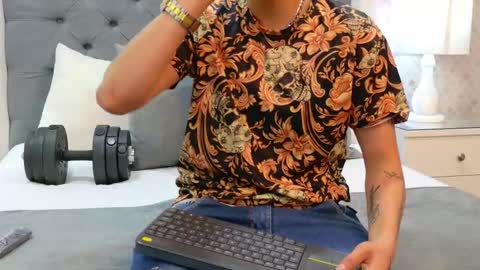 Zoe Krug online show from 11/13/25, 11:53