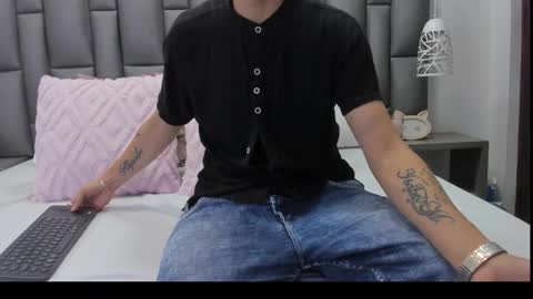 Zoe Krug online show from 03/04/26, 12:33