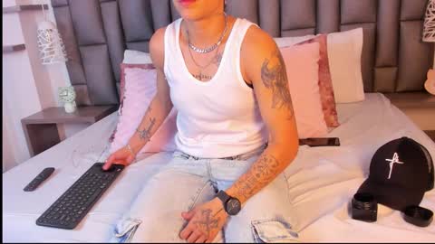 Zoe Krug online show from 03/17/26, 12:30