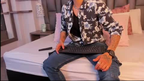 Zoe Krug online show from 03/25/26, 12:11