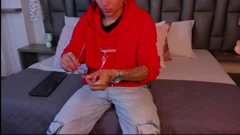 Zoe Krug online show from 04/11/26, 12:31