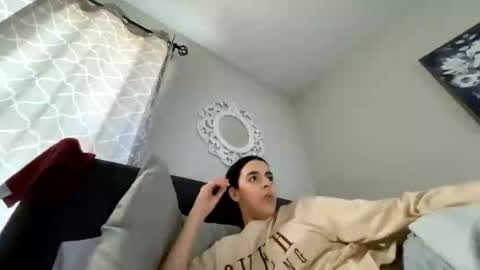 Snapshot of zoel87 chatting on 03/02/25, 09:43 LovelyLatin25 online show from 03/02/25, 09:43