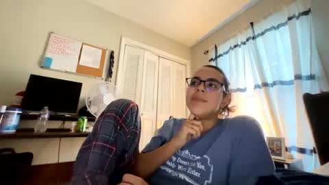 Snapshot of zoel87 chatting on 10/01/25, 10:49 LovelyLatin25 online show from 10/01/25, 10:49