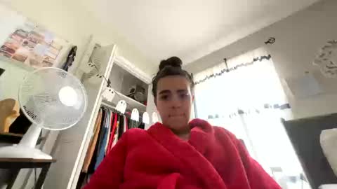 Snapshot of zoel87 chatting on 10/10/25, 03:44 LovelyLatin25 online show from 10/10/25, 03:44