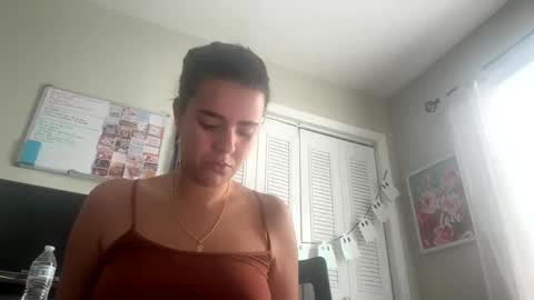 Snapshot of zoel87 chatting on 10/14/25, 02:29 LovelyLatin25 online show from 10/14/25, 02:29