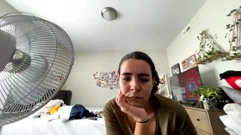 Snapshot of zoel87 chatting on 10/22/25, 03:56 LovelyLatin25 online show from 10/22/25, 03:56