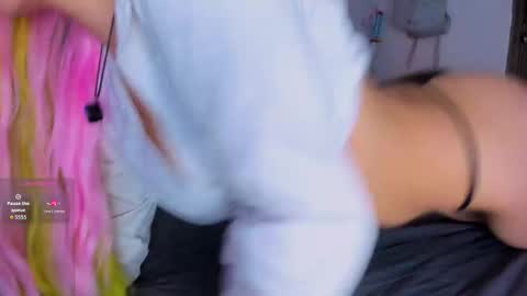 Snapshot of zoemiller32 chatting on 11/23/25, 02:39 CuteZoe online show from 11/23/25, 02:39