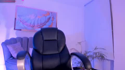 Snapshot of zoepresley chatting on 10/10/25, 04:55 Zoe Presley online show from 10/10/25, 04:55