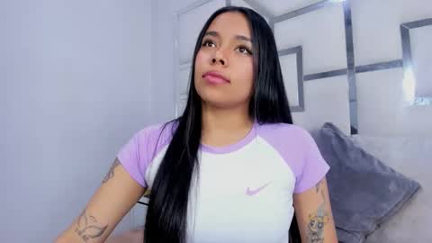 ZoeSwam online show from 10/05/25, 01:53