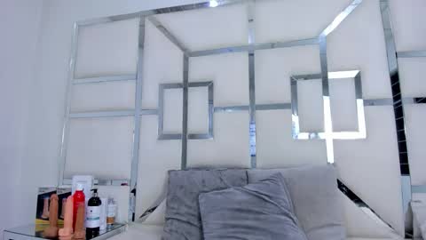 ZoeSwam online show from 12/03/25, 11:30