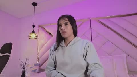 Zoe online show from 02/03/26, 12:21