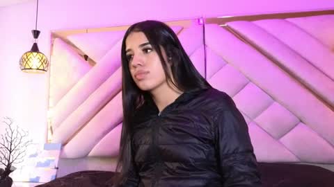 Zoe online show from 04/09/26, 01:05