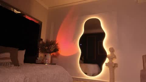 zoevidal_ online show from 11/06/25, 12:06