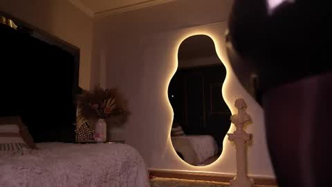 zoevidal_ online show from 01/11/26, 12:10