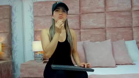 ZoeWilliis online show from 09/18/25, 12:40