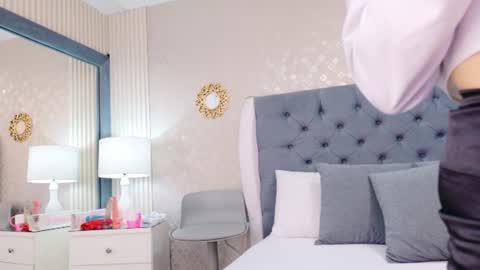 Snapshot of zoewilliis chatting on 06/24/26, 11:20 ZoeWilliis online show from 06/24/26, 11:20
