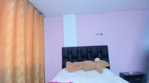 Zoey online show from 04/17/26, 10:57