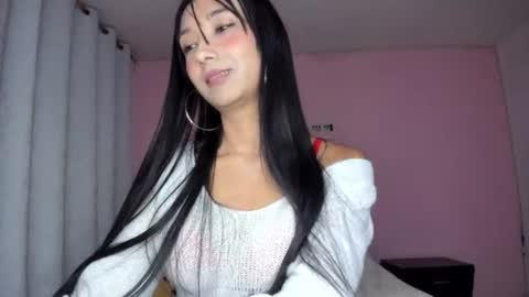 Snapshot of zoey_babyqueen19 chatting on 07/19/26, 12:03 Zoey online show from 07/19/26, 12:03