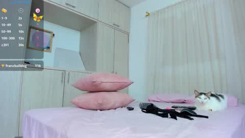 zoey  Independent model online show from 10/17/25, 02:15