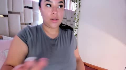 Snapshot of zoey_thommpson chatting on 10/26/25, 02:56 zoey thommpson online show from 10/26/25, 02:56