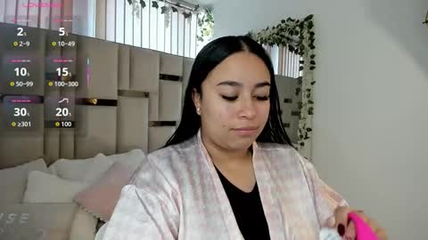 Snapshot of zoey_thommpson chatting on 12/21/25, 02:35 zoey thommpson online show from 12/21/25, 02:35