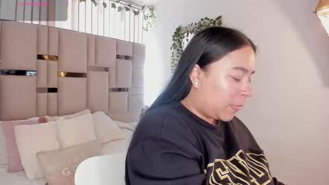 Snapshot of zoey_thommpson chatting on 01/11/26, 01:27 zoey thommpson online show from 01/11/26, 01:27