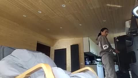 Zoey online show from 10/05/25, 01:09