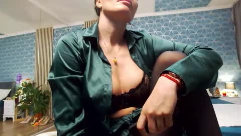 Zoey online show from 11/03/25, 04:52