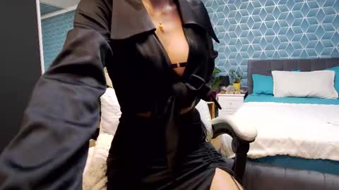 Zoey online show from 11/09/25, 05:00