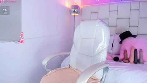 Z O E online show from 02/05/25, 11:44