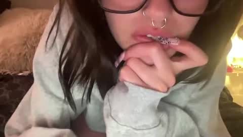 zoeyyb666 online show from 03/23/26, 04:27