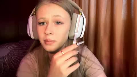 Snapshot of zofiahoetger chatting on 02/20/26, 08:38 Lisa online show from 02/20/26, 08:38