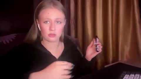 Snapshot of zofiahoetger chatting on 02/26/26, 10:58 Lisa online show from 02/26/26, 10:58