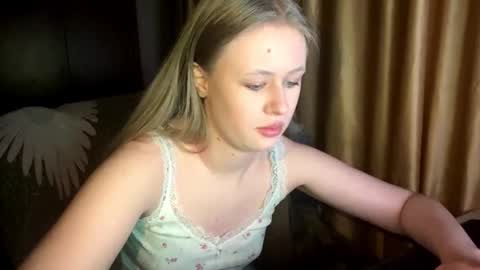 Snapshot of zofiahoetger chatting on 03/02/26, 11:28 Lisa online show from 03/02/26, 11:28