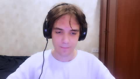 Snapshot of zombde32 chatting on 05/10/26, 06:57 Zombdeeeee online show from 05/10/26, 06:57