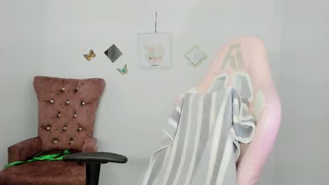 Alicie online show from 12/15/25, 09:02