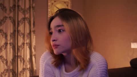 Snapshot of zoraidamileti chatting on 12/22/25, 04:26 Elly online show from 12/22/25, 04:26