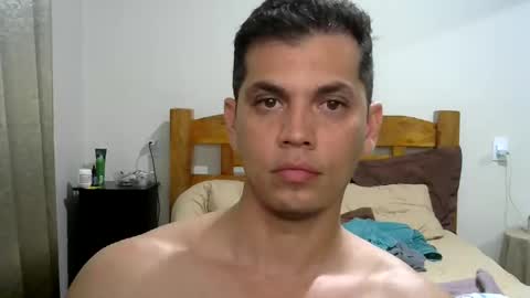 zoro_00 online show from 11/22/25, 09:47