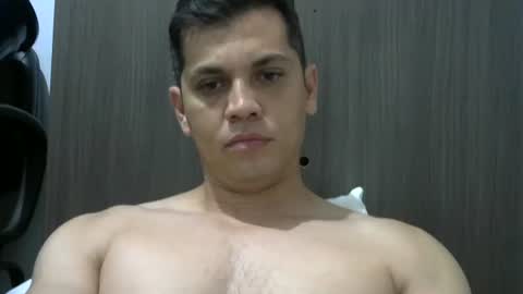 zoro_00 online show from 11/24/25, 12:21