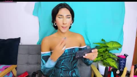 zou_quira online show from 11/10/25, 12:31