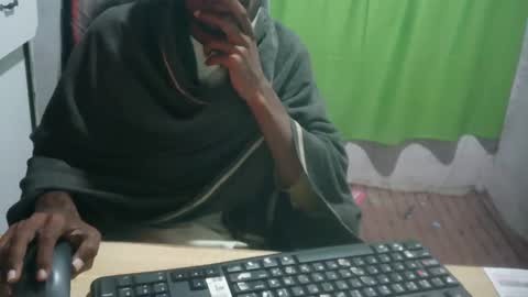 Snapshot of zoyakhan803 chatting on 02/13/25, 02:56 zoyakhan803 online show from 02/13/25, 02:56