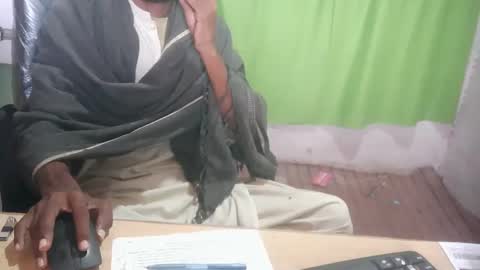 Snapshot of zoyakhan803 chatting on 02/13/25, 11:17 zoyakhan803 online show from 02/13/25, 11:17