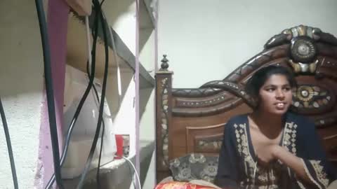 Snapshot of zoyakhan803 chatting on 02/15/25, 07:17 zoyakhan803 online show from 02/15/25, 07:17